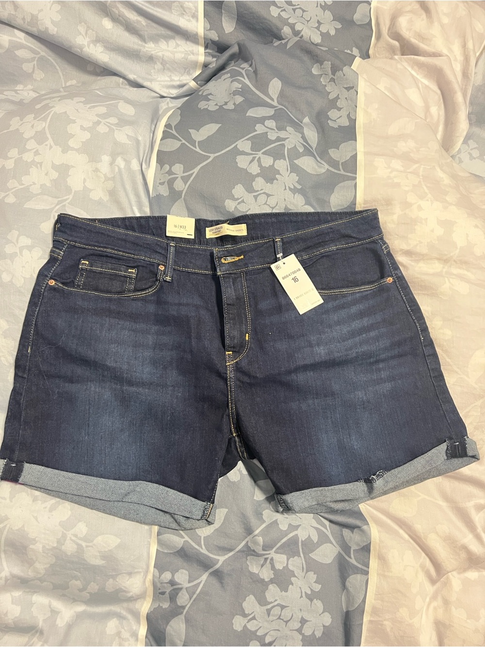 Levi's Signature Dark Indigo Rolled-Hem Denim Shorts